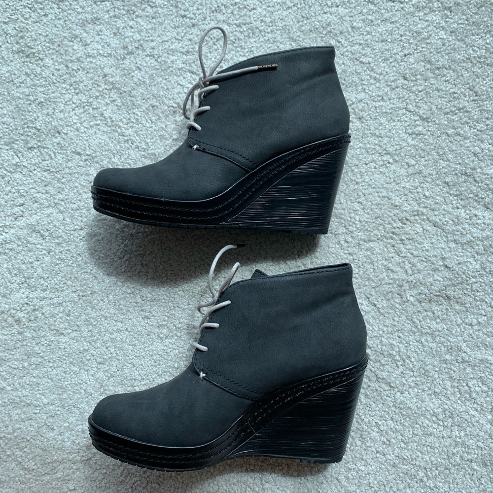 Dr. Scholl’s wedge ankle boots